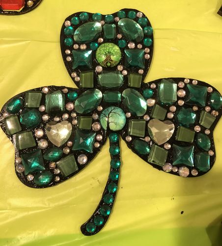 Unfinished Wood Shamrock Shape for St Patrick's Day Crafts - Ideal for Up to 46 DIY Projects